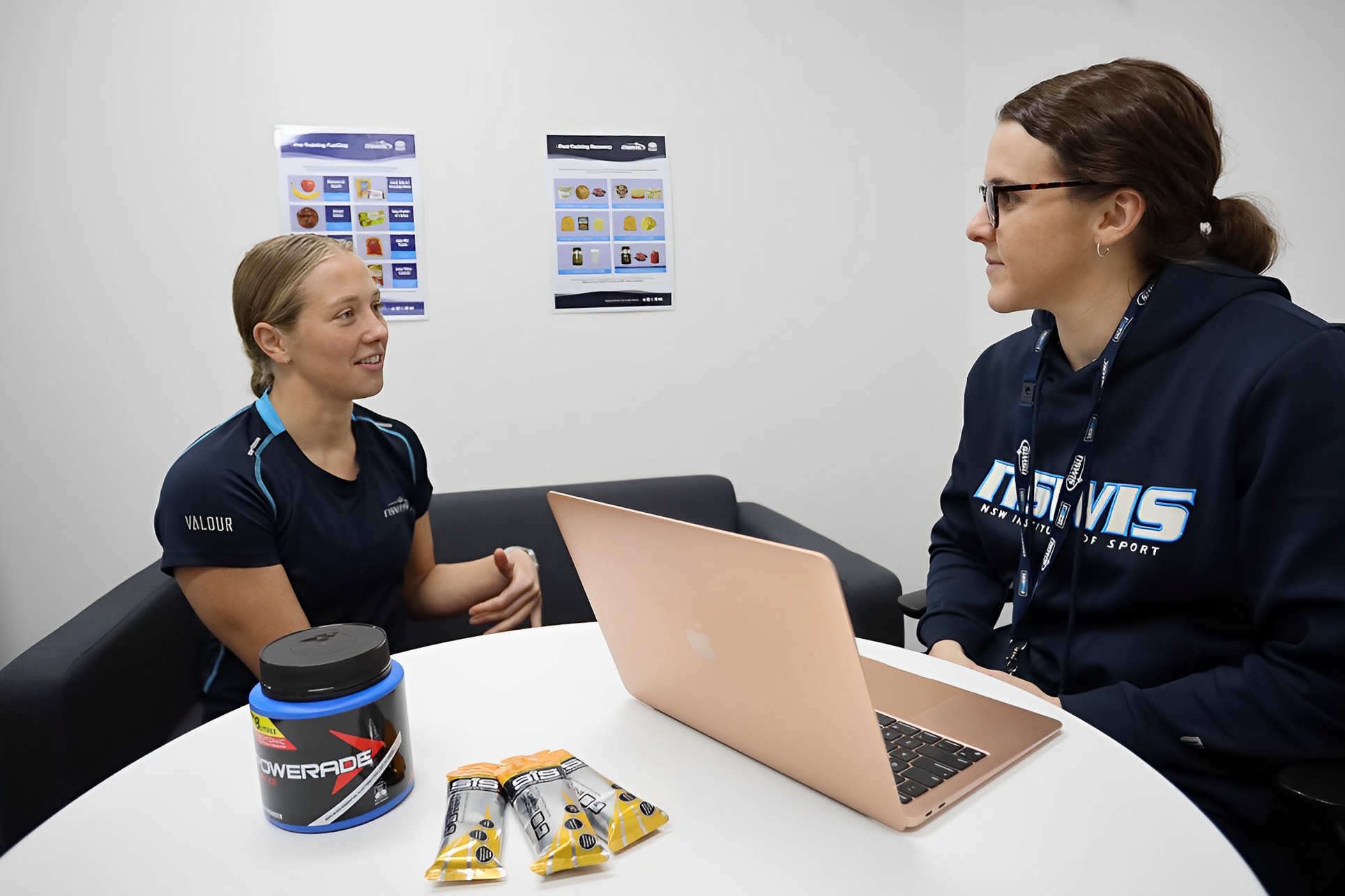 NSWIS Nutritionist consults with an athlete.
